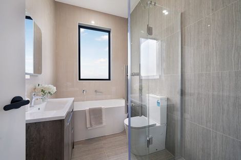 Photo of property in 41 Mcindoe Road, Kumeu, 0810