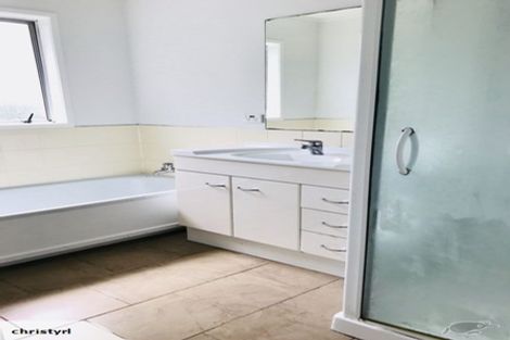 Photo of property in 1/26 Marlborough Avenue, Glenfield, Auckland, 0629