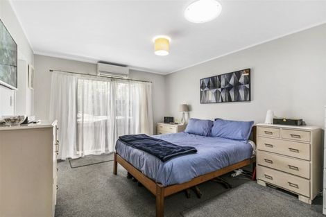 Photo of property in 2/22 Lagoon Way, West Harbour, Auckland, 0618