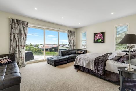 Photo of property in 28 Stace Hopper Drive, One Tree Point, 0118