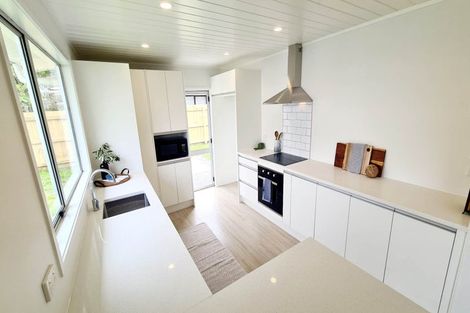 Photo of property in 49 Riverside Road, Orewa, 0931