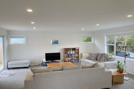 Photo of property in 3 Baylands Drive, Newlands, Wellington, 6037