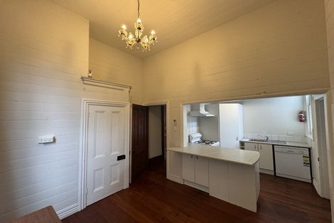 Photo of property in 37 Te Wharepouri Street, Berhampore, Wellington, 6023