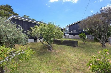 Photo of property in 72a Marine Parade, Mellons Bay, Auckland, 2014