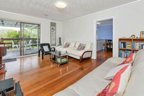Photo of property in 1 Aorangi Place, Birkenhead, Auckland, 0626