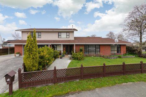 Photo of property in 14 Peter Hall Drive, Kelvin Grove, Palmerston North, 4414