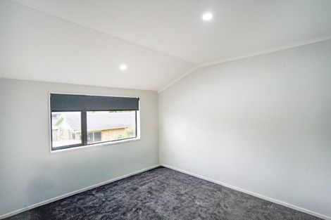 Photo of property in 425d Great South Road, Opaheke, Papakura, 2113