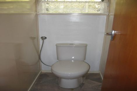 Photo of property in 2/69 Chartwell Avenue, Glenfield, Auckland, 0629