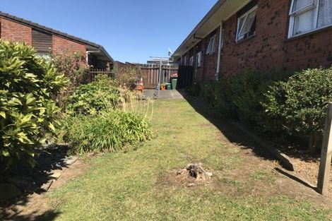 Photo of property in 2/6 Sunshine Place, Papakura, 2110