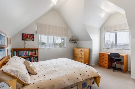 Photo of property in 14 Seaglen Place, Botany Downs, Auckland, 2010