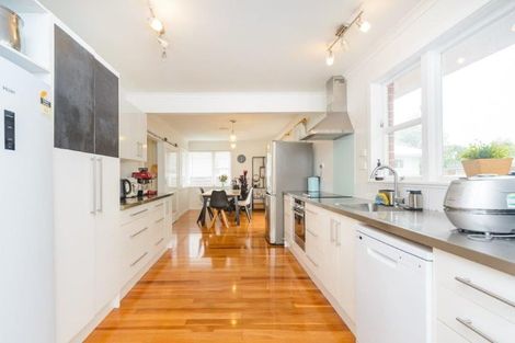 Photo of property in 62 Newcastle Street, Hokowhitu, Palmerston North, 4410