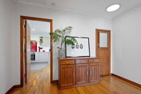 Photo of property in 1/146 Rangatira Road, Beach Haven, Auckland, 0626