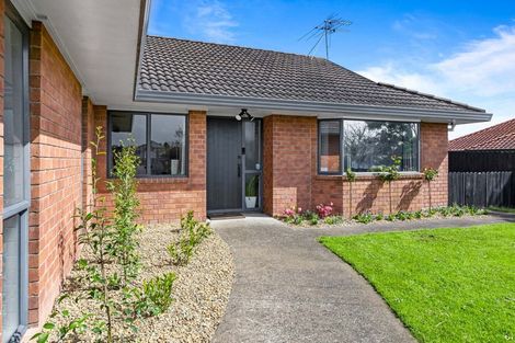 Photo of property in 6 Lothian Brae, Wattle Downs, Auckland, 2103