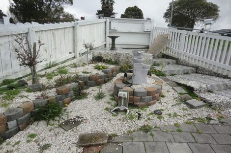 Photo of property in 18 Jamaica Place, Blockhouse Bay, Auckland, 0600