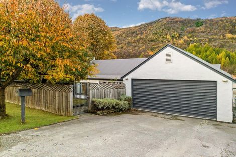 Photo of property in 63 Devon Street, Arrowtown, 9302