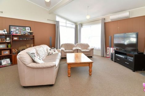 Photo of property in 6 William Hadlow Place, Hatfields Beach, Orewa, 0931