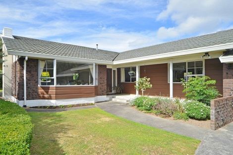 Photo of property in 17 Caulfield Place, Awapuni, Palmerston North, 4412