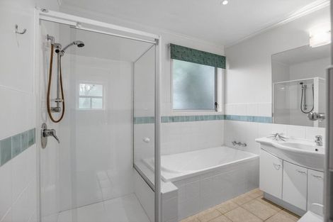 Photo of property in 91 Golf Road, Paraparaumu Beach, Paraparaumu, 5032