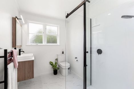 Photo of property in 82 Alfred Street, Fairfield, Hamilton, 3214