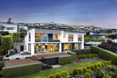 Photo of property in 5 Peregrine Close, Mount Pleasant, Christchurch, 8081