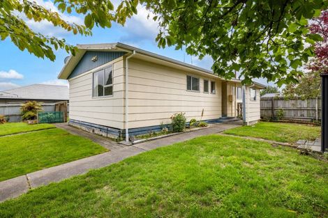 Photo of property in 2 Gilbert Street, Amberley, 7410
