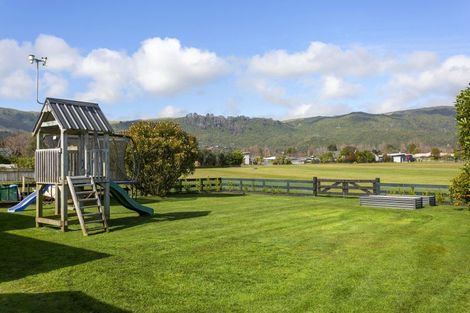 Photo of property in 19 Montgomery Crescent, Kinloch, Taupo, 3377