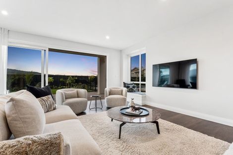 Photo of property in 32 Sandpiper Avenue, Point Wells, 0986