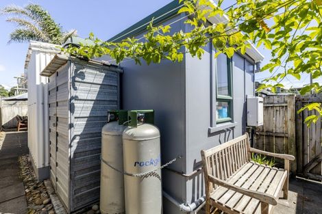 Photo of property in 59 Fifth Avenue, Urenui, 4377