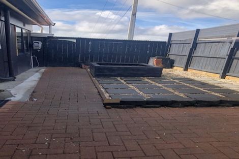 Photo of property in 1/125a Birkdale Road, Birkdale, Auckland, 0626