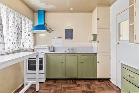 Photo of property in 14 Exmouth Road, Northcote, Auckland, 0627