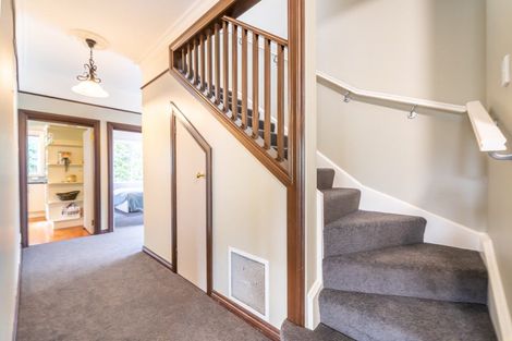 Photo of property in 6 Chatsworth Road, Silverstream, Upper Hutt, 5019