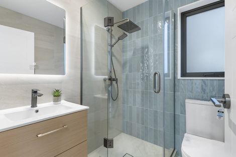 Photo of property in 6/30 Kiteroa Terrace, Rothesay Bay, Auckland, 0630