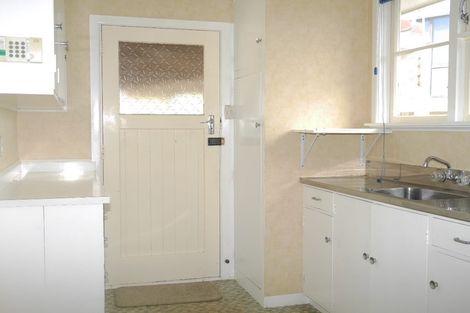 Photo of property in 6 Eruini Street, Waikanae Beach, Waikanae, 5036