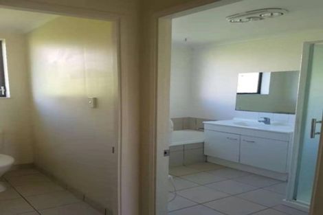 Photo of property in 73 Riverside Drive, Waiuku, 2123