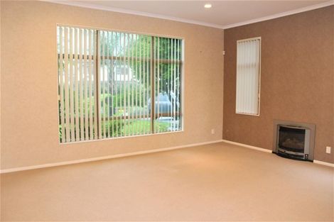 Photo of property in 33 Carousel Crescent, East Tamaki Heights, Auckland, 2016