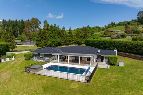 Photo of property in 15 Maple Grove, Acacia Bay, Taupo, 3385