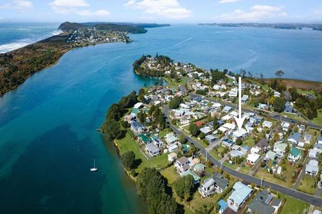 Photo of property in 15a Roretana Drive, Athenree, Katikati, 3177