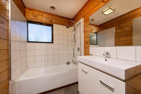 Photo of property in 4 Kings Drive, Wanaka, 9305