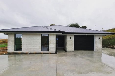 Photo of property in 411 Tuhikaramea Road, Temple View, Hamilton, 3290