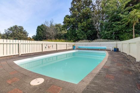 Photo of property in 4 Cemetery Road, Waiuku, 2123