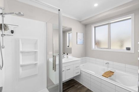 Photo of property in 35 Sherwin Avenue, Albert Town, Wanaka, 9305