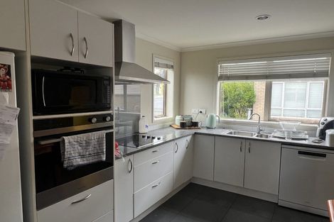 Photo of property in 36 Akeake Lane, Manurewa, Auckland, 2102