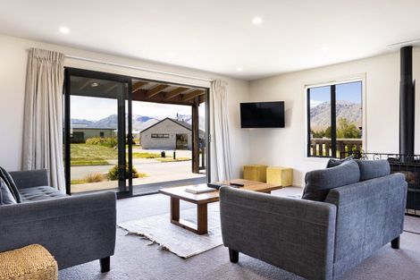 Photo of property in 4 Rodman Lane, Lake Tekapo, 7999