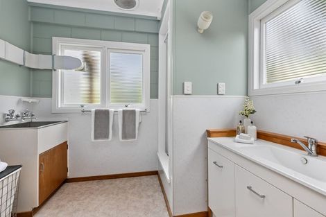 Photo of property in 30a Geoffrey Road, Torbay, Auckland, 0630