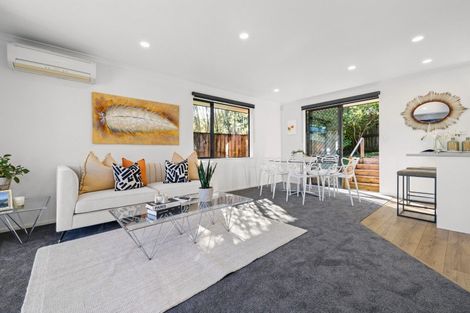 Photo of property in 9 Louvain Place, Greenhithe, Auckland, 0632