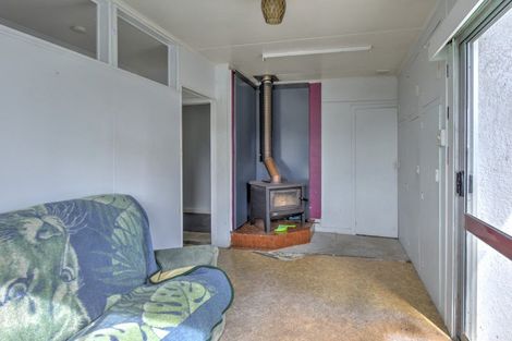 Photo of property in 129 Seaward Road, Edendale, 9825