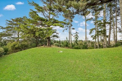 Photo of property in 1 Whangaparaoa Road, Red Beach, 0932