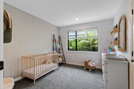 Photo of property in 43 Coutts Way, Fitzherbert, Palmerston North, 4410