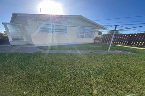 Photo of property in 70 Racecourse Road, Waiuku, 2123
