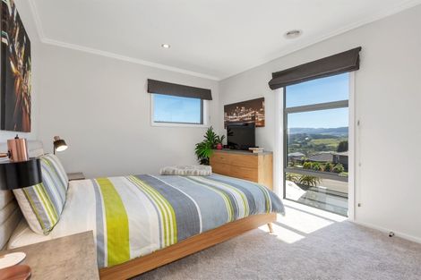 Photo of property in 72 Endeavour Drive, Whitby, Porirua, 5024